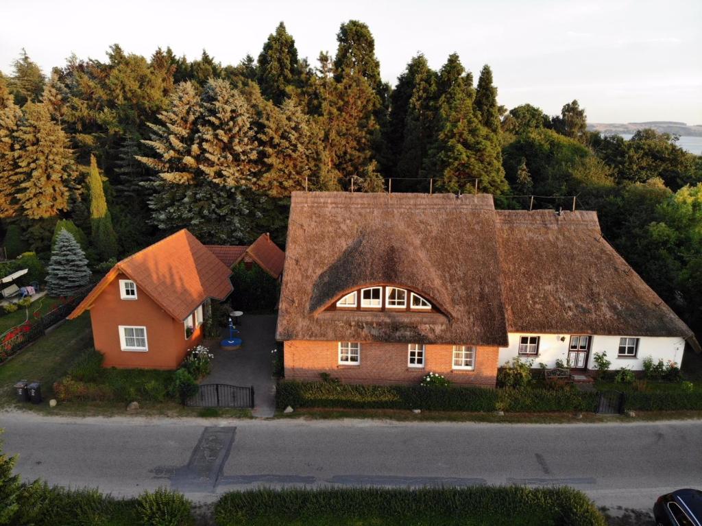 Maisons de vacances Ferienhaus Boddenhus Mariendorf 5, 18586 Middelhagen