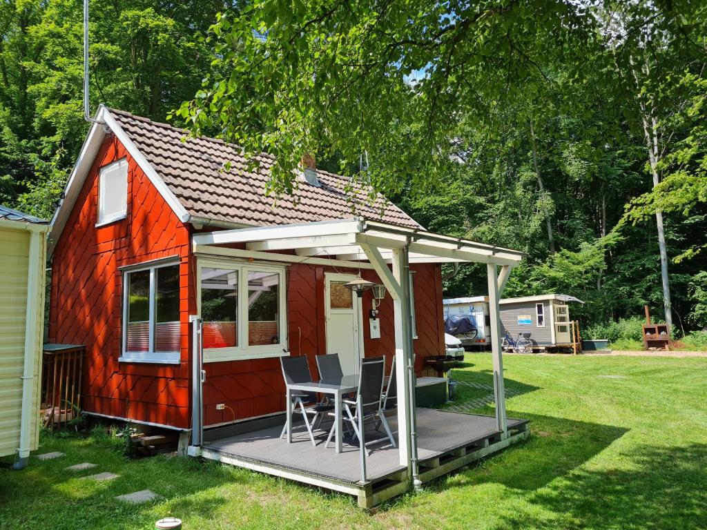 Maison de vacances Ferienhaus direkt am Badesee Bungalow 11 Schönsee Schönseeweg 3 Bungalow 11, 36457 Urnshausen