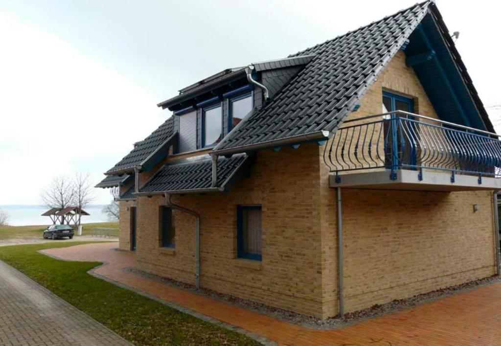 Maison de vacances Ferienhaus direkt an See & Strand 450-02 Strandweg 6, 17213 Göhren-Lebbin