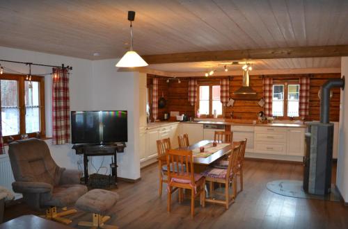 Maison de vacances Ferienhaus Ederhof - Idyllischer Vierseithof, kinder- und hundefreundlich, Referenzen auf FeWo-direkt nachlesbar 111 Hauptmannsberg Aidenbach