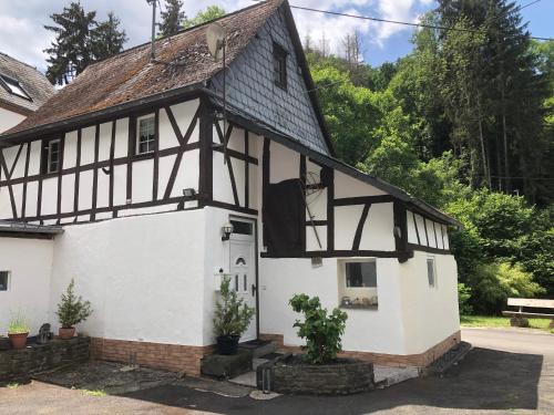Maison de vacances Ferienhaus Ehrbachklamm Ehrenburgertal 10 Brodenbach