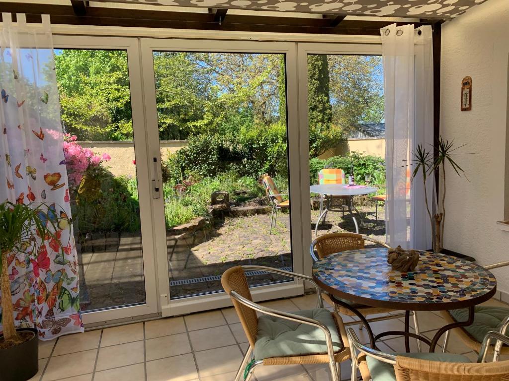 Maison de vacances Ferienhaus Fidei 22 Naurather Straße, 54313 Zemmer