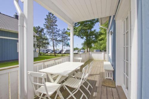 Maison de vacances Ferienhaus Frigga Haus Terrasse, Meerblick Am Storchennest 24 Wiek auf Rügen