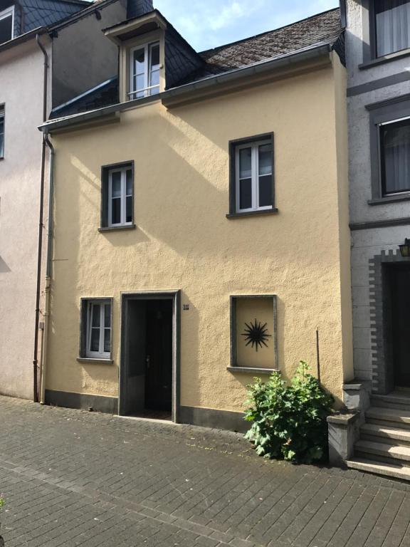 Maison de vacances Ferienhaus Gehöschnes 12 Raunsstraße, 54492 Zeltingen-Rachtig