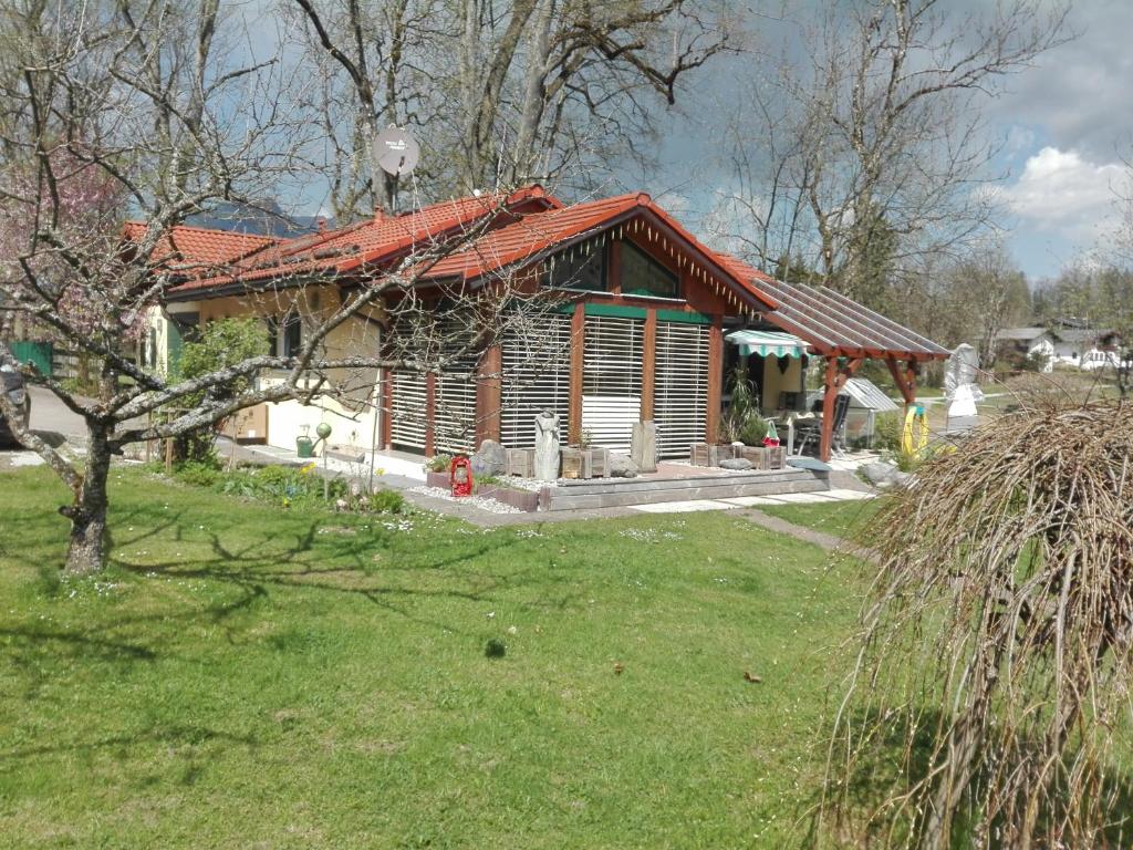 Maison de vacances Ferienhaus Hanni's Lindenhäusl Schönau Moosweg 9, 83471 Schönau am Königssee