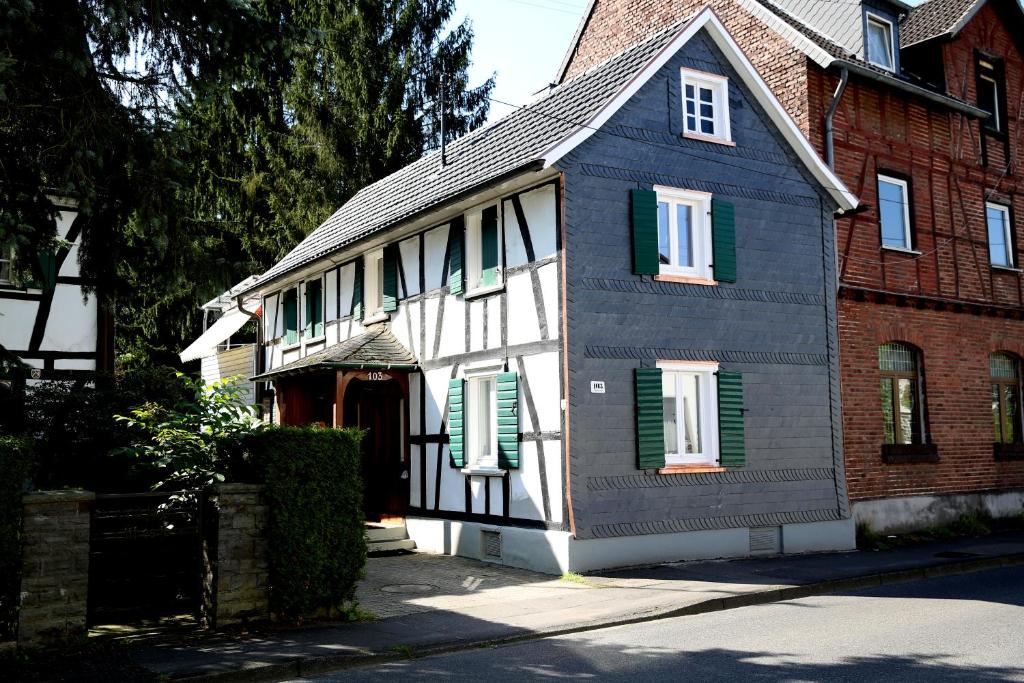 Maison de vacances Ferienhaus \ Hauptstraße 103, 51570 Windeck