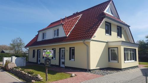 Maisons de vacances Ferienhaus Hühnergott Kranichnest Dorfstr. 41 H Breege