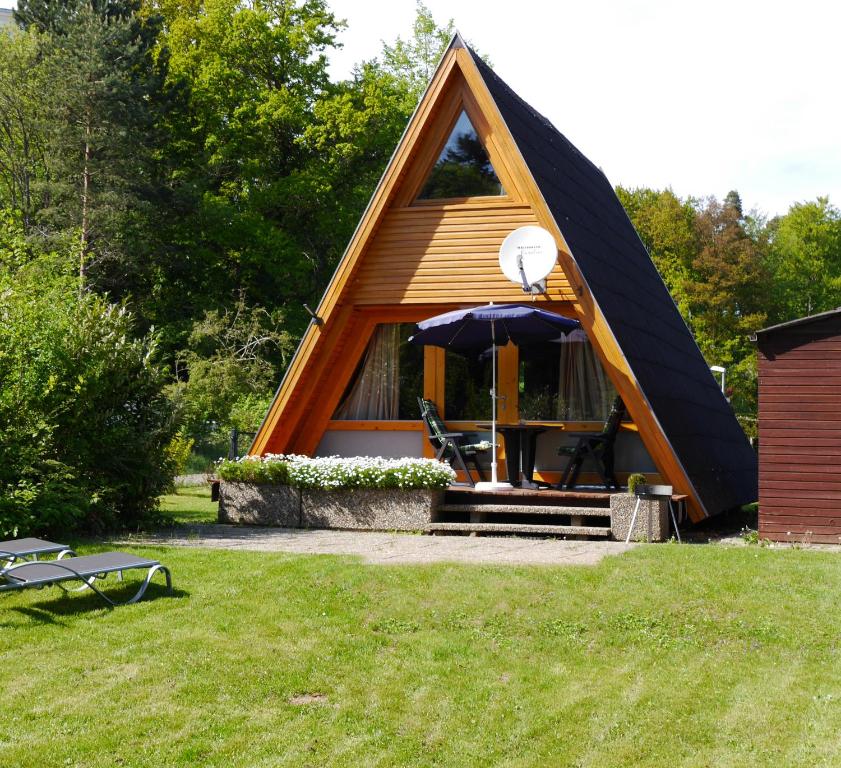 Maison de vacances Ferienhaus im Nordschwarzwald - Nurdachhaus in Waldrandlage Eibenpfad 1, 75242 Schellbronn