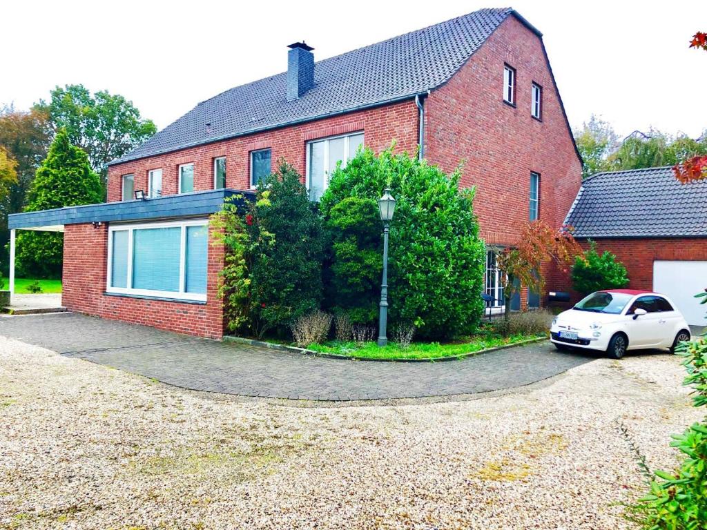 Villa Ferienhaus Landhaus EMG Kempen, in Alleinlage nahe Düsseldorf und Venlo 11 Butzenstraße, 47918 Tönisvorst