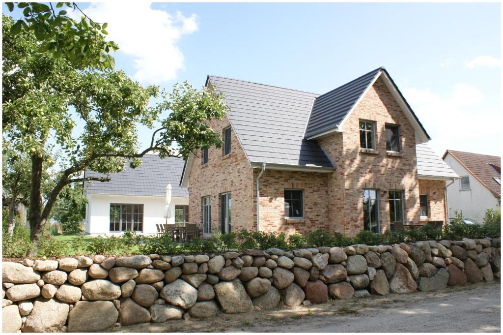 Maison de vacances Ferienhaus Libelle für 14 Personen - Haupthaus und Nebenhaus 19 Peeneweg, 17406 Rankwitz