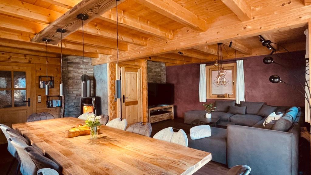 Maison de vacances Ferienhaus Loisachufer Wehrstraße 13, 82467 Garmisch-Partenkirchen