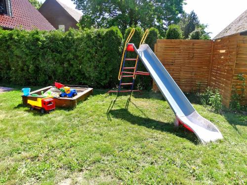 Maison de vacances Ferienhaus mit 3 Schlafraeumen Vor Lindenweg 6 OT Vorheide Woldegk