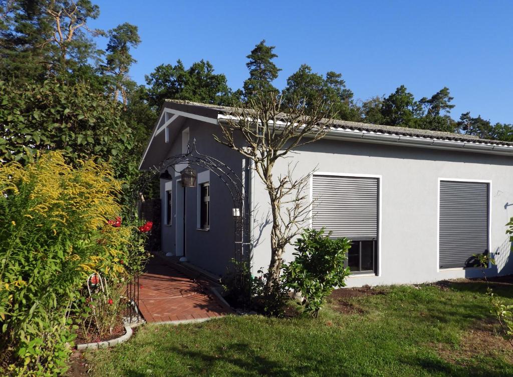 Maison de vacances Ferienhaus mit Garten 20 Rostocker Straße, 18181 Graal-Müritz