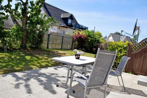 Appartements Ferienhaus mit Terrasse am Heideweg Heideweg 10 Baabe