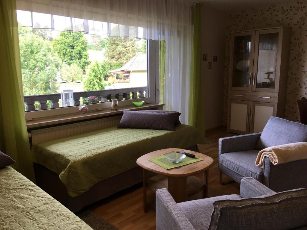 Appartement Ferienhaus Munterley Zum Sandborn 3 1. Etage, Wohnung Nr. 3 + 4, 54568 Gerolstein