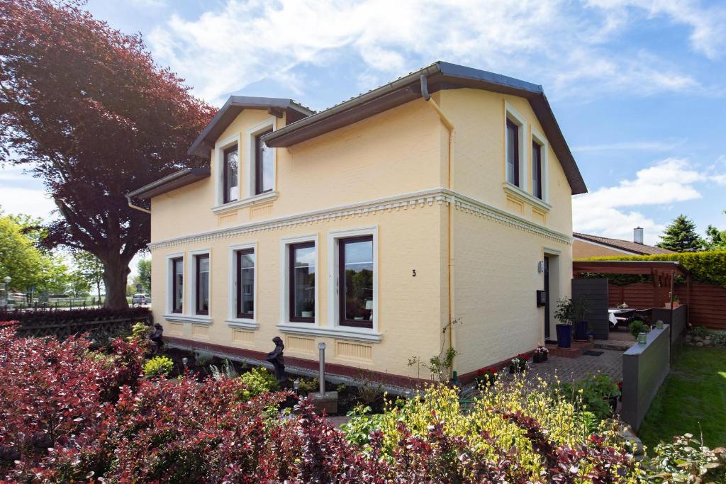 Maison de vacances Ferienhaus Nordseebrise Dorfstraße 3, 25764 Reinsbüttel