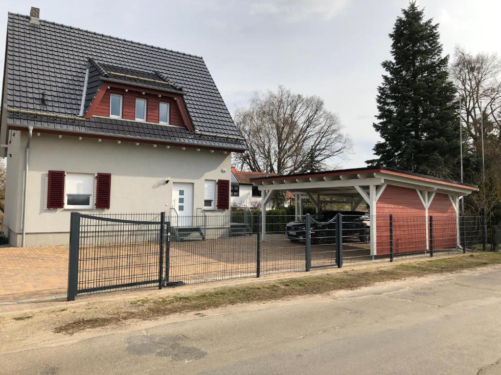 Maisons de vacances Ferienhaus-Parsteinsee zum Parsteinsee 23, 16278 Herzsprung
