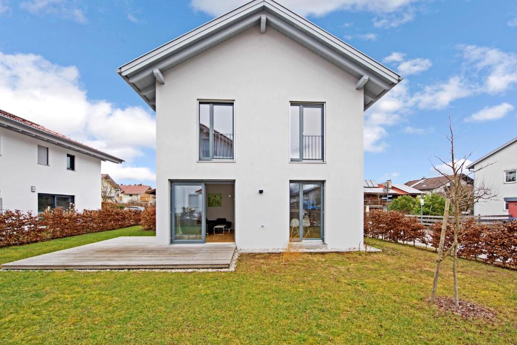 Maison de vacances Ferienhaus Rimsting am Chiemsee Eichenstraße 15, 83253 Rimsting