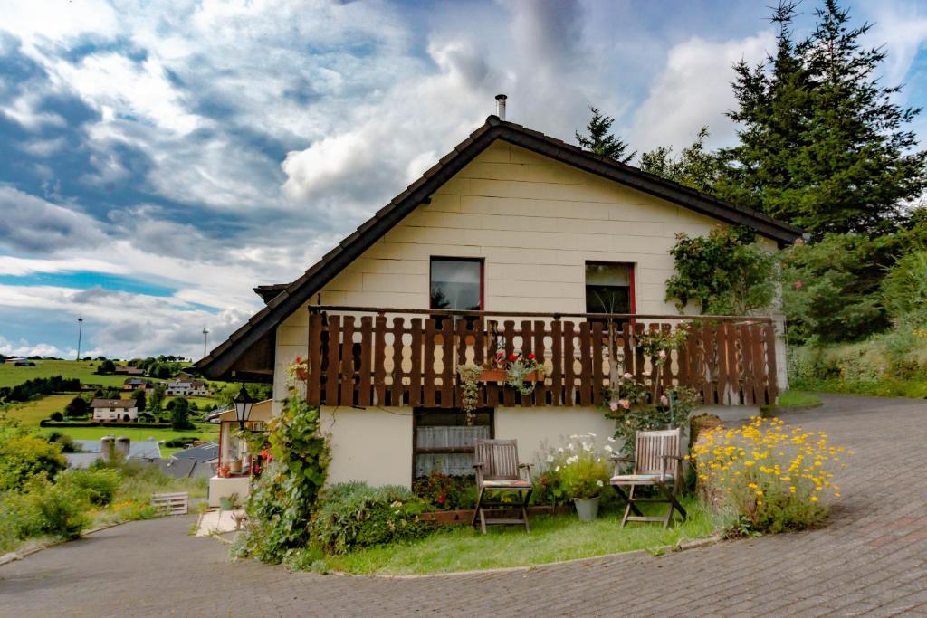 Maison de vacances Ferienhaus ROSENHOF Vulkaneifel 10 Kirchweg, 54597 Ormont