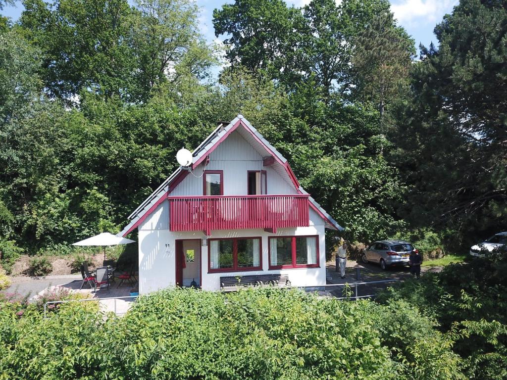 Maison de vacances Ferienhaus Seeblick KIR011 Reimboldshäuserstraße 11, 36275 Kirchheim