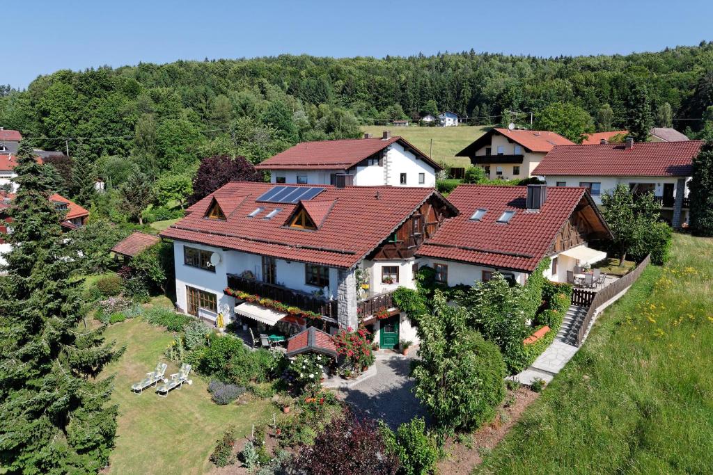 Appartements Ferienhaus Simmeth Lehenstr. 27, 94538 Fürstenstein