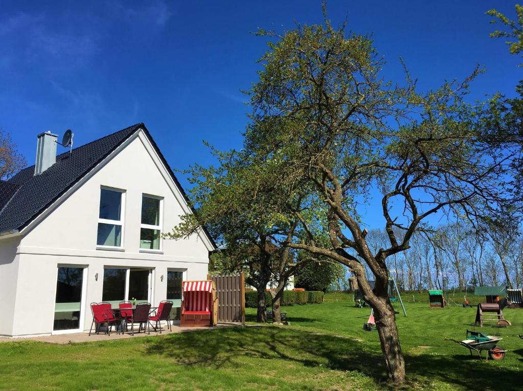 Maison de vacances Ferienhaus Sommersonne, Hof zur Sonnenseite Fehmarn, 4 Sterne Vitzdorf 13, 23769 Fehmarn