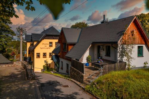 Appartements Ferienhaus Spielzeughof 17 An der Binge Seiffen