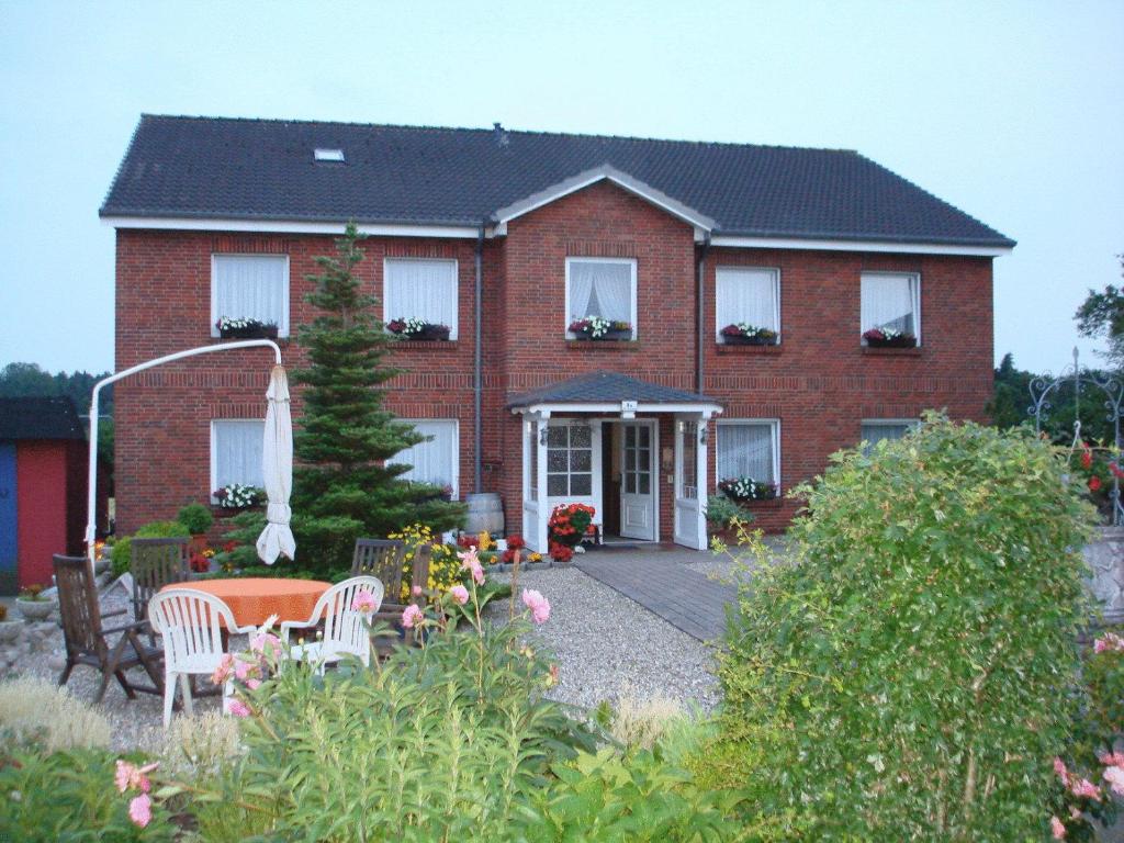Appartement Ferienhaus Tobie Hauptstr. 8 a, 24358 Ahlefeld