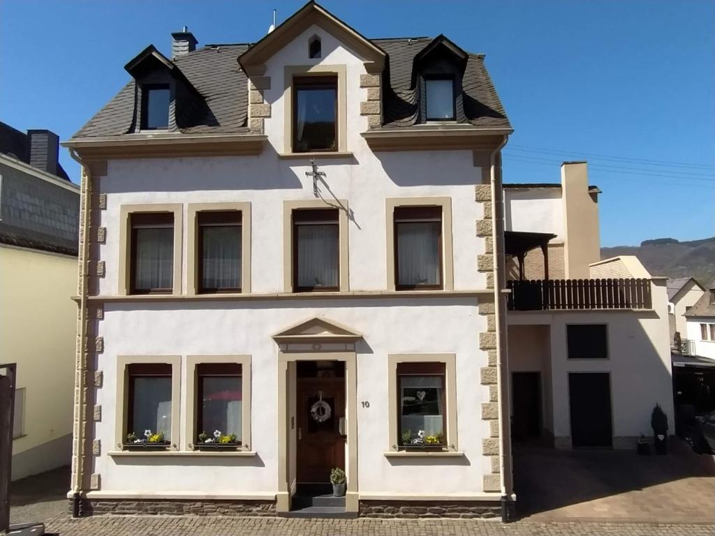 Maison de vacances Ferienhaus Treis 10 Petersbergstraße, 56858 Neef