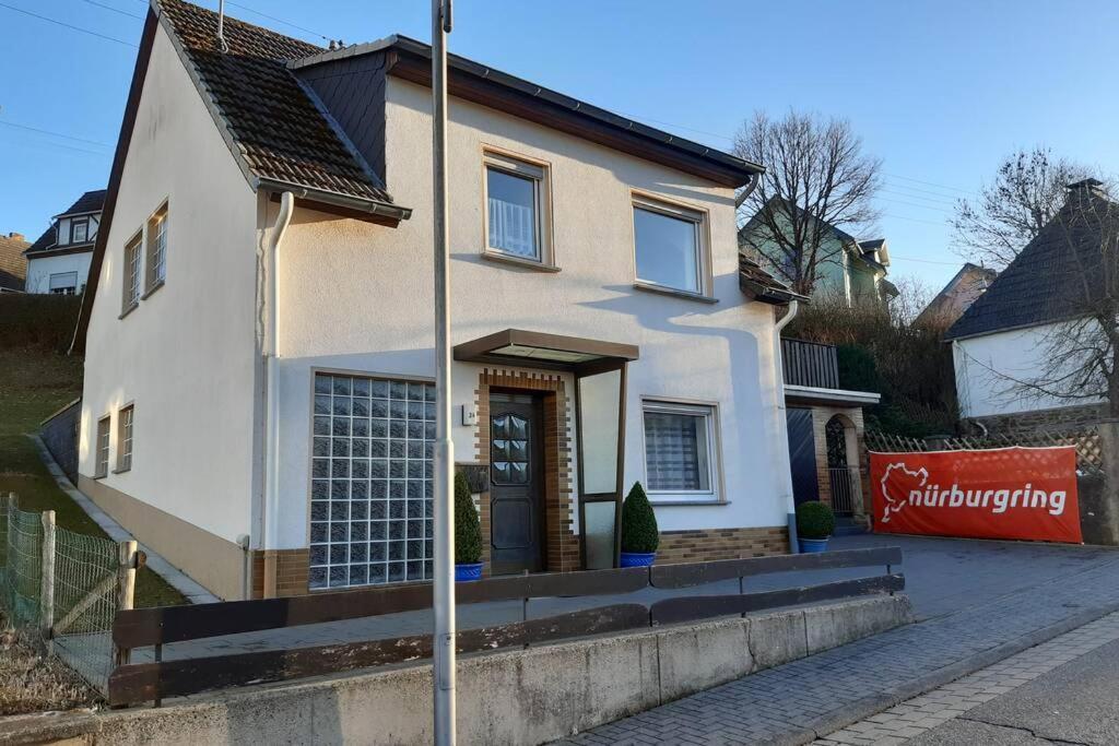 Maison de vacances Ferienhaus Urban mit Garage 34 Hauptstraße, 53518 Wimbach