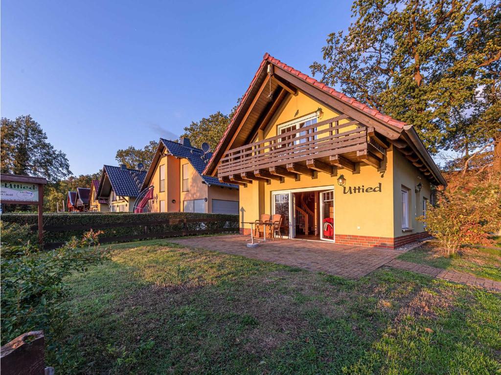 Maison de vacances Ferienhaus Uttied mit Seeblick Uferweg 7, 17214 Alt Schwerin