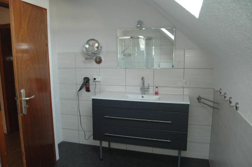 Appartements Ferienhaus-Vogelsfelsen Tummelstraße 2 Obergeschoß Saarhölzbach