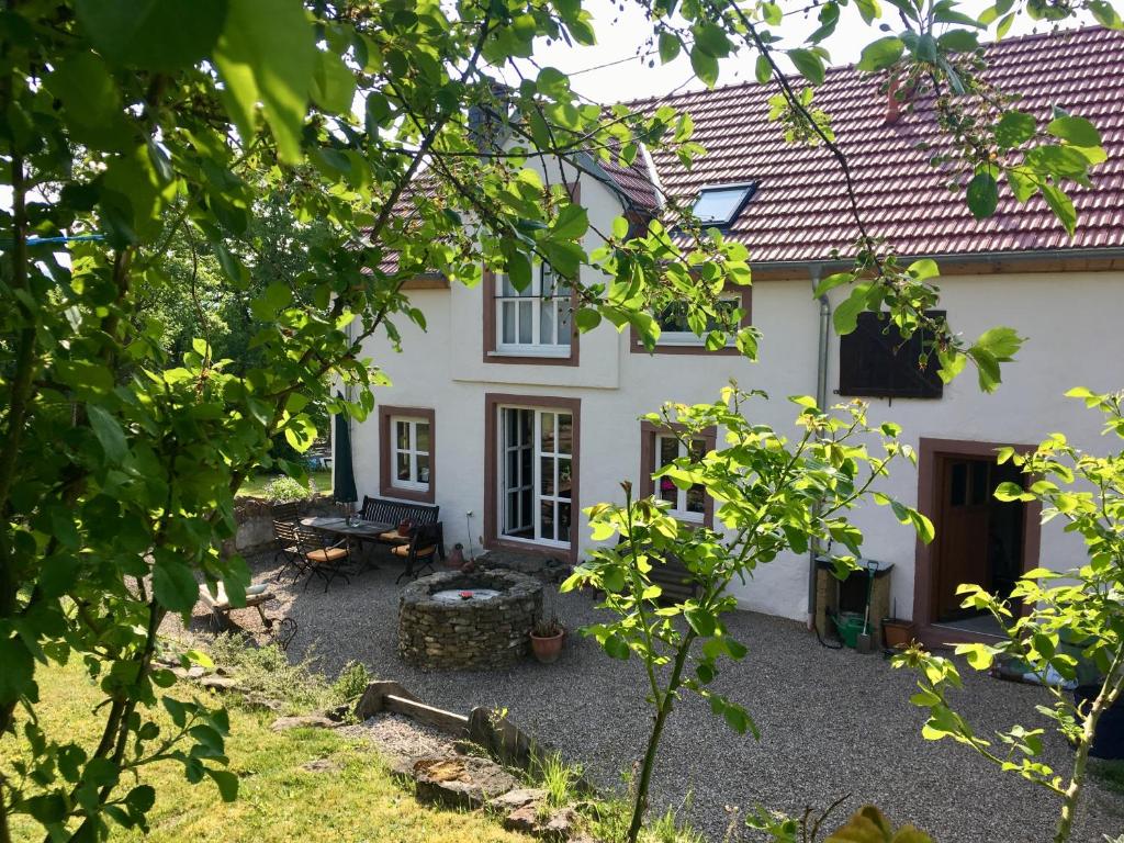 Maison de vacances Ferienhaus Vulkaneifel Landhaus Loogh Auf der Steip 5, 54578 Kerpen