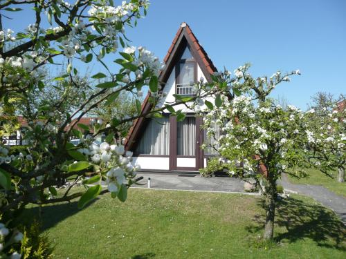 Maisons de vacances Ferienhaus Wigwam im Feriendorf Al Feriendorf Altes Land Bachenbrock