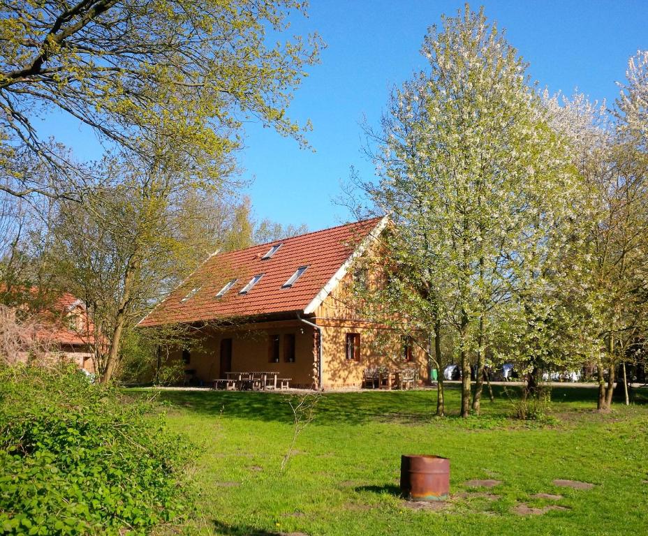 Appartements Ferienhof Idyll am kleinen Fließ Am Bahndamm 7, 03096 Burg