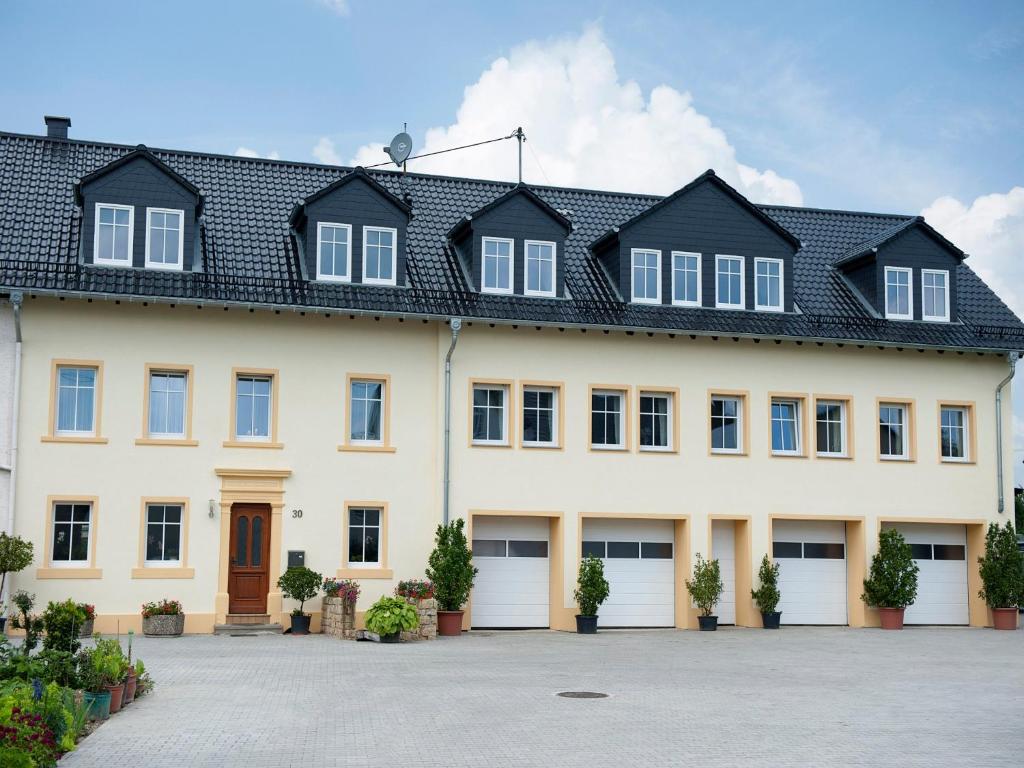 Appartements Ferienhof Lahr 30 Zum Wetterbrunnen, 54457 Wincheringen
