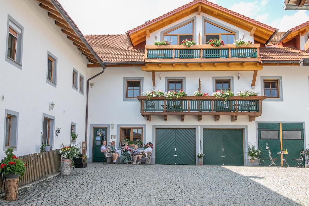 Appartements Ferienhof Naderhirn - Bauernhof Meßnerschlag 19, 94110 Wegscheid