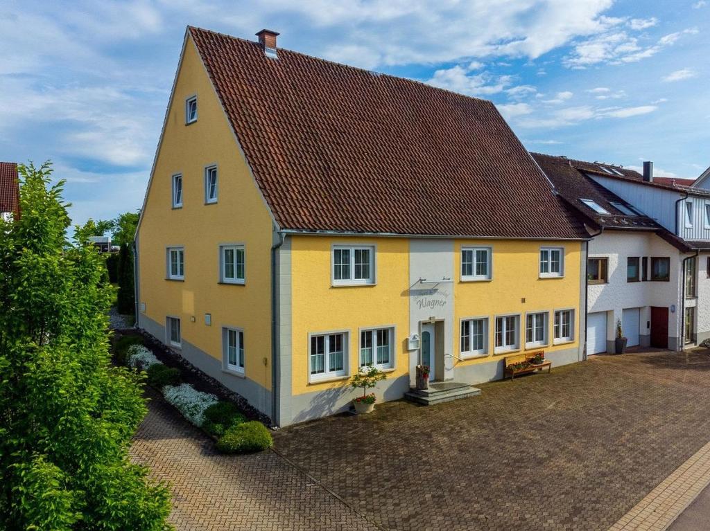 Appartements Ferienhof Wagner 23 Lange Straße, 73491 Neuler