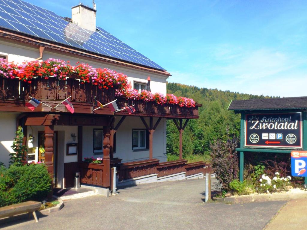 Maison d'hôtes Ferienhotel Zwotatal Markneukirchner Str. 75, 08267 Zwota