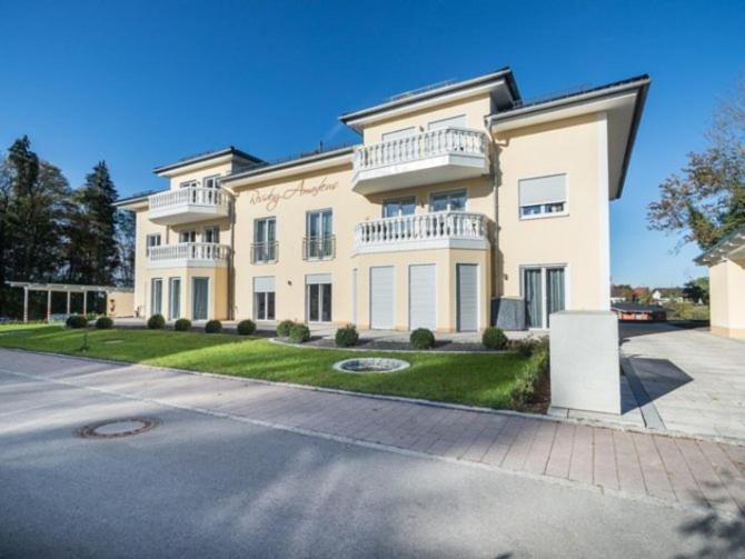 Appartements Ferienparadies Amadeus 6 Am Schertlinpark, 89349 Burtenbach