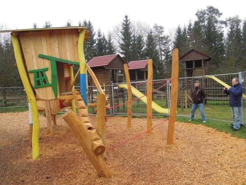 Maisons de vacances Ferienpark Lauterdörfle 2 Maisenburgerweg Hayingen