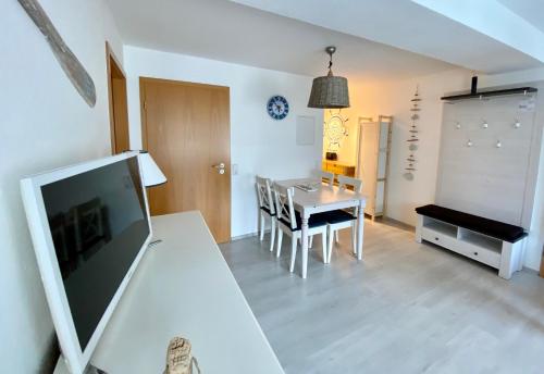 Appartement Ferienresidenz Seegarten -Andrea App1 - beheizter Indoor-Pool Kaiserpfalzstraße 29 Wohnung 1 Bodman-Ludwigshafen