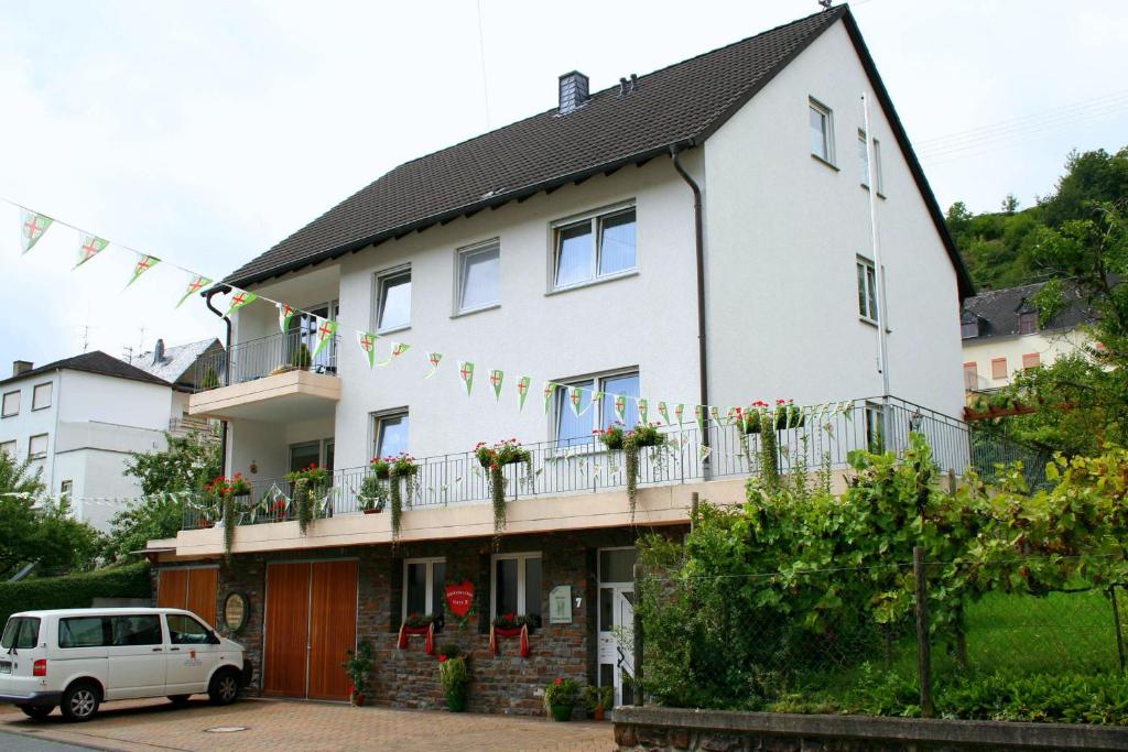 Maison d'hôtes Ferienweingut Hensler Gartenstr. 7, 56867 Briedel