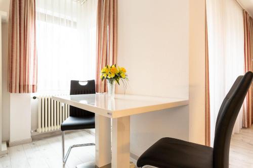 Appartement Ferienwohnpark Immenstaad am Bodensee Zwei-Zimmer-Apartment 55 15 Gehrenbergstr. 50 Immenstaad am Bodensee