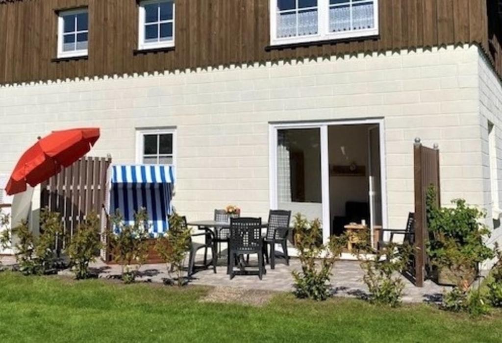 Appartement Ferienwohnung 2, EG, Hof zur Sonnenseite Fehmarn Vitzdorf 13, 23769 Fehmarn