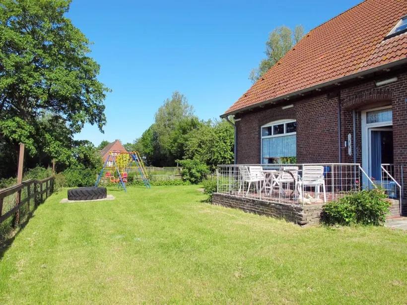 Appartement Ferienwohnung Alte Grundschule Berdum 1 Mitteldeich 15, 26409 Berdum