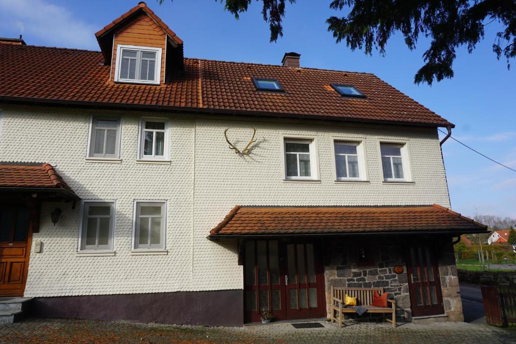 Maison de vacances Ferienwohnung Altes Forsthaus Hella Tannenweg 2, 36355 Grebenhain