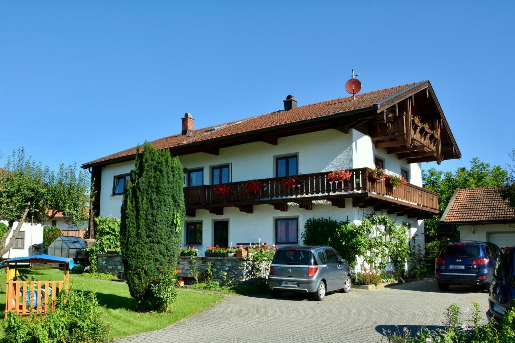 Appartement Ferienwohnung am Chiemsee 113 Feldwieser Straße, 83236 Übersee