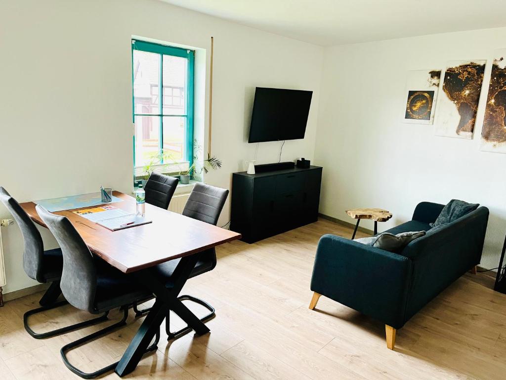 Appartement Ferienwohnung am Fuße der Burg (nahe Arnstadt) Eischfeld 1, 99334 Holzhausen