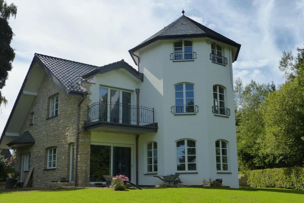 Maison de vacances Ferienwohnung am Grölisbach Rommelweg 39a, 52159 Roetgen